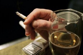 Alkoholis ir rūkymas yra žmogaus papilomos viruso aktyvavimo priežastys